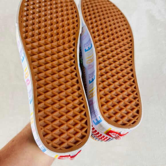 VANS Shoes Men's 11 Multicolor PRIDE Slip On Rainbow LGBTQ+ Pride Month Summer - Picture 9 of 11